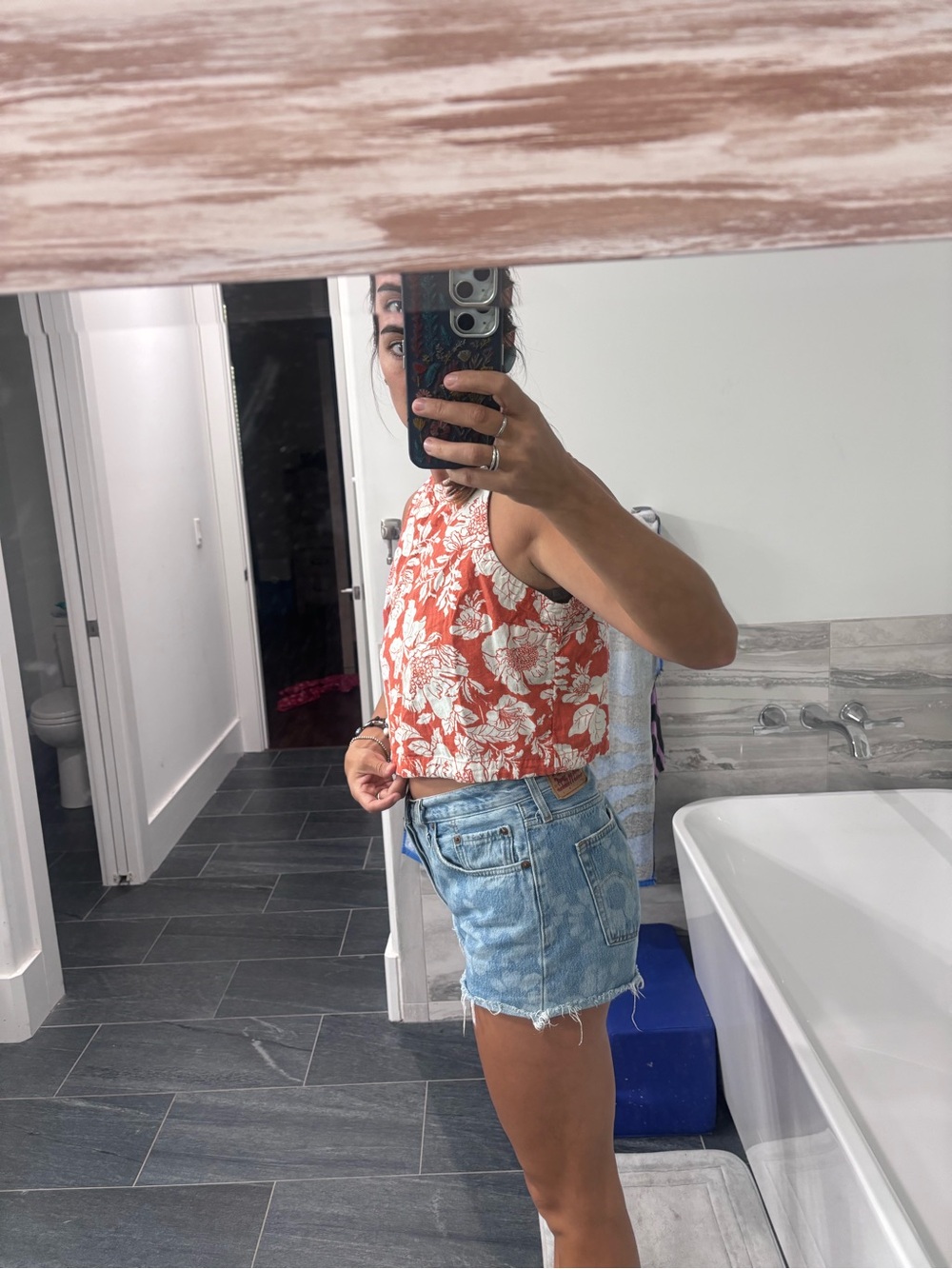 Old Navy Linen Blend Crop top - Picture 3 of 6